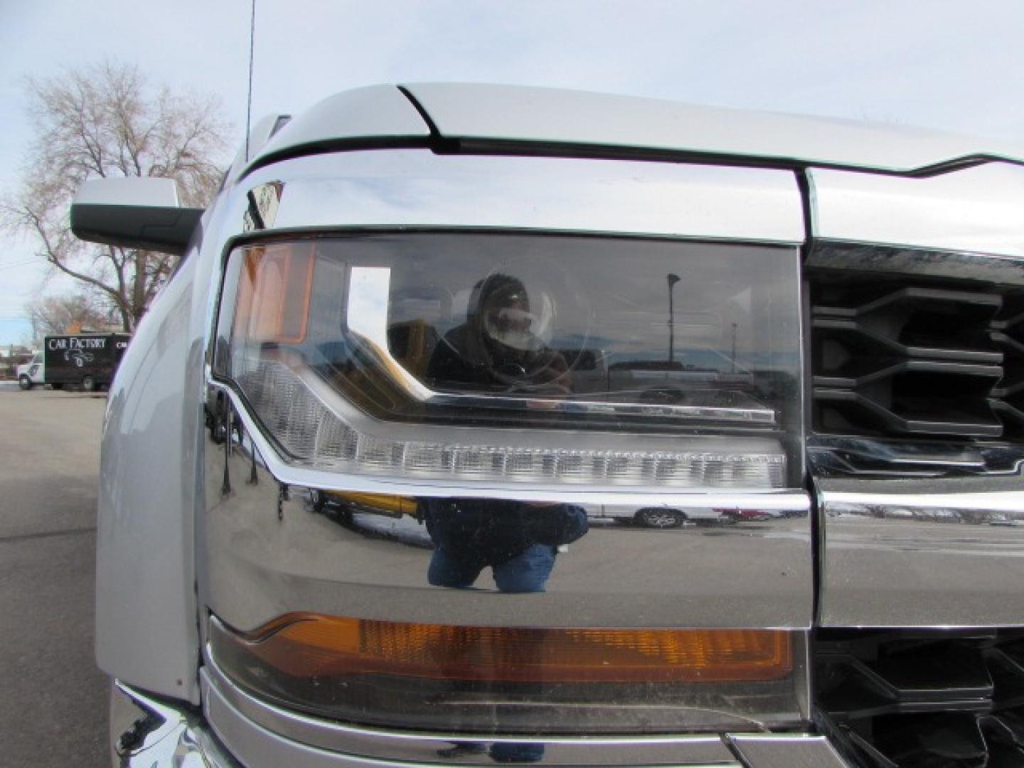 2017 Silver /Gray Chevrolet Silverado 1500 LT (1GCVKREC1HZ) with an 5.3 V8 engine, 6 speed automatic transmission, located at 4562 State Avenue, Billings, MT, 59101, (406) 896-9833, 45.769516, -108.526772 - Photo#6